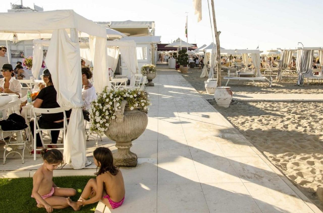 Riccione Beach Hotel - Enjoy Your Summer -Beach Village Incluso 외부 사진